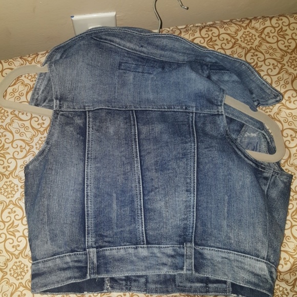 Jean jacket - Picture 2 of 4